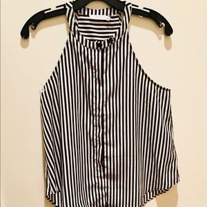 Darling Razor-back Top Show off your shoulders!